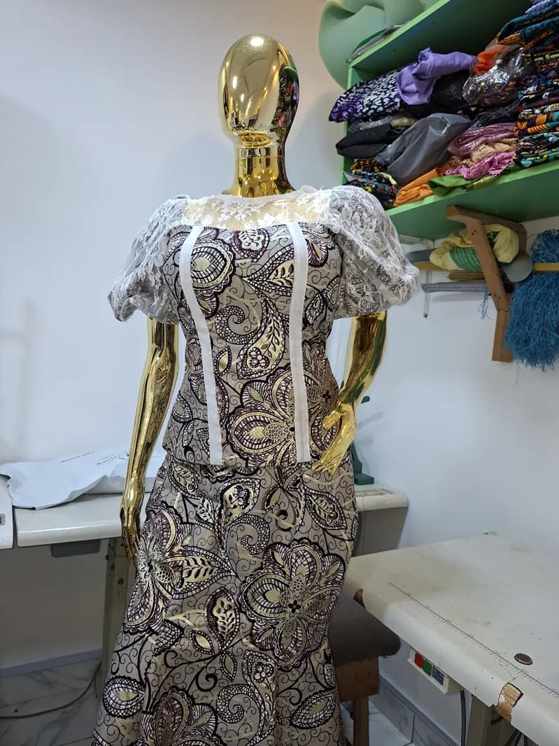 Lace-trim print blouse and skirt